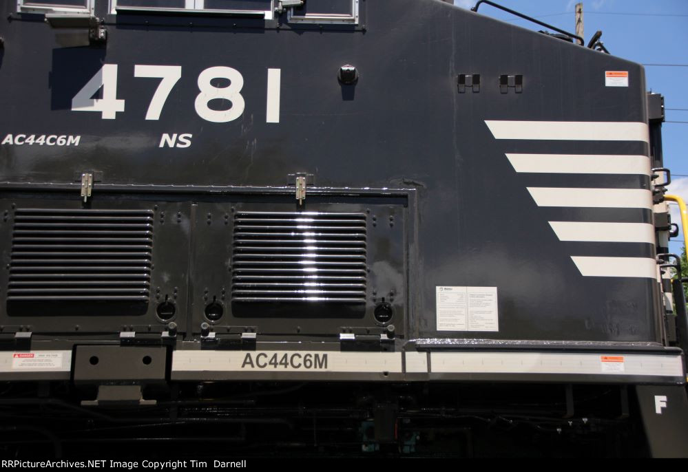 NS 4781 cab detail